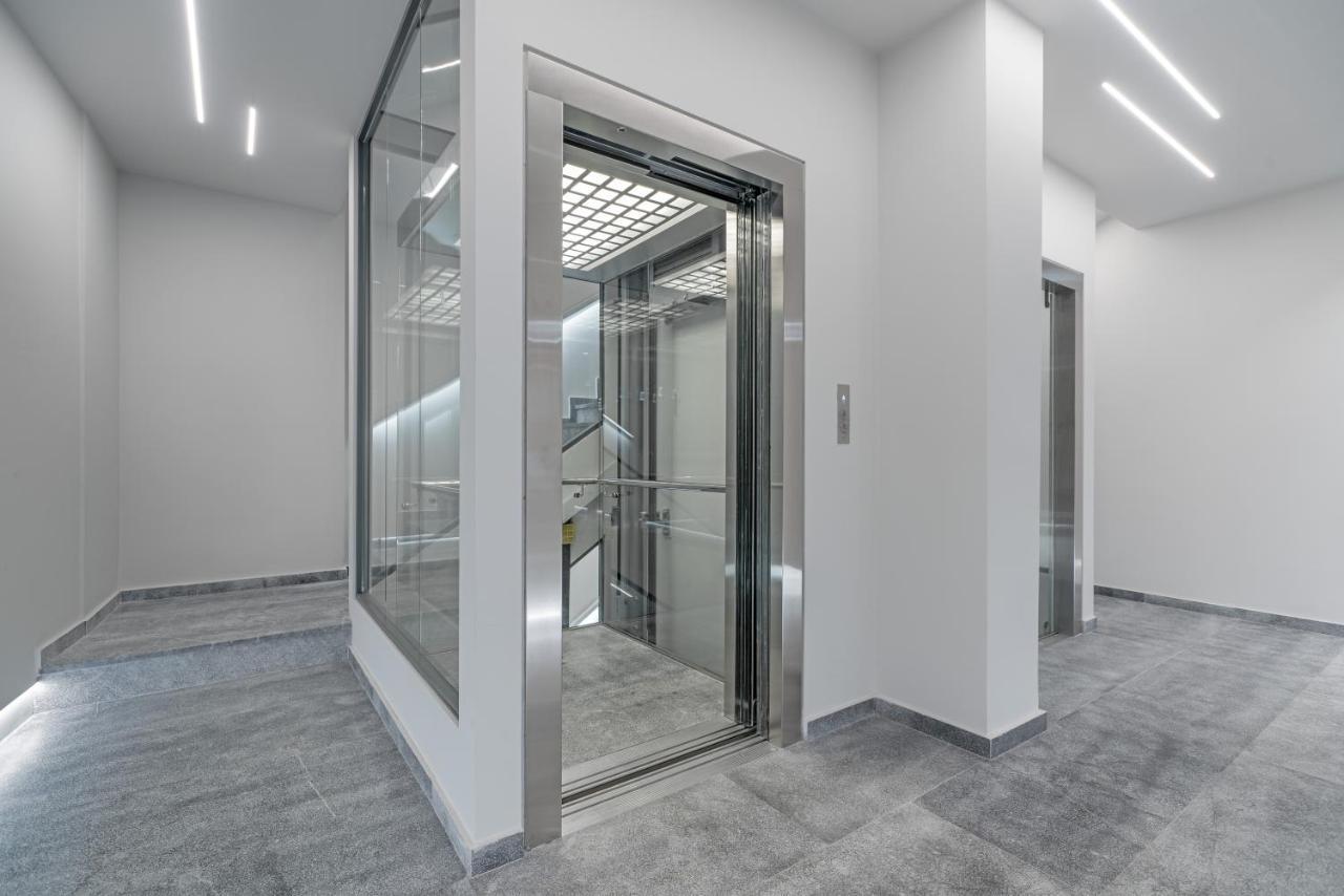 Hellenic Vibes Smart Hotel Athen Eksteriør billede A passenger elevator